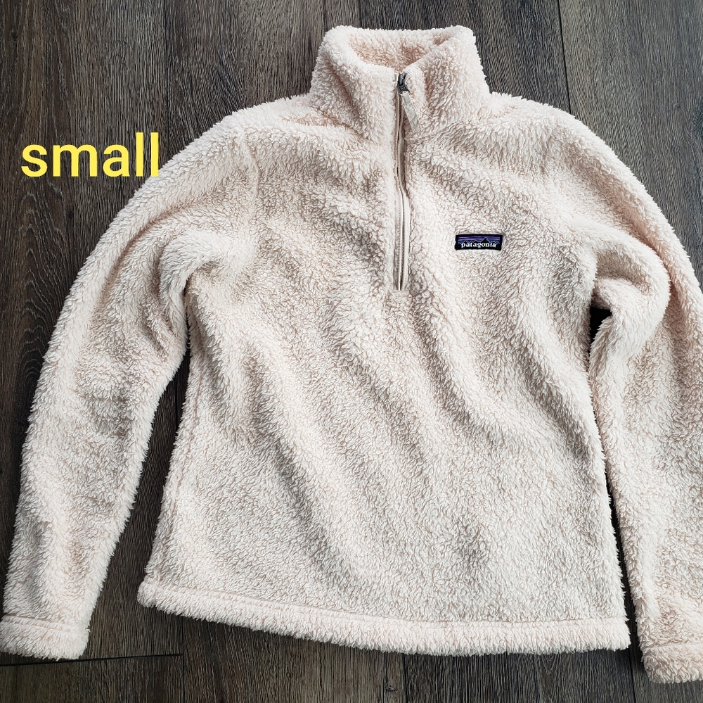 Patagonia Women's small half zip cream pink color
